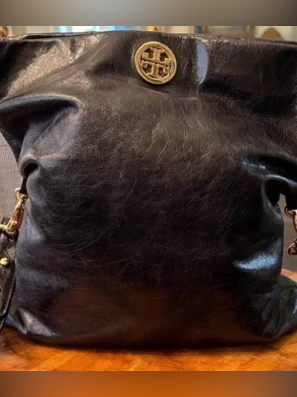Tory Burch EUC Dena 2-way bag crafted from distressed leather
